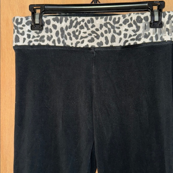 Y2K Vintage Victoria’s Secret PINK Yoga Pants Flare Cheetah Women’s Large - Picture 3 of 5